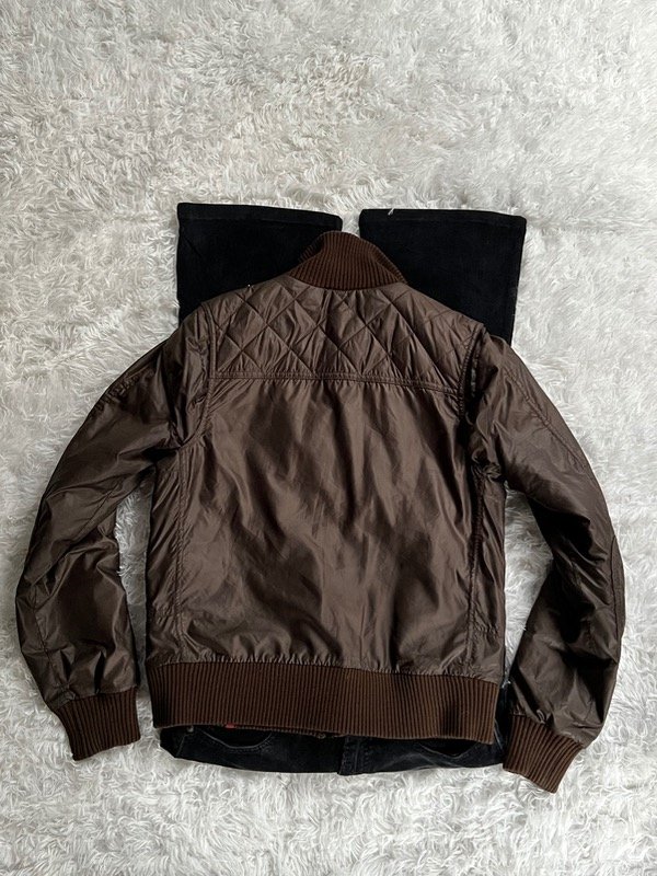 Camperita levis y2k chocolate talle s — imagen 3