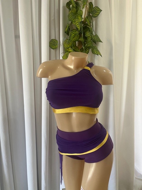 Producto - Traje a pedido violeta con dorado