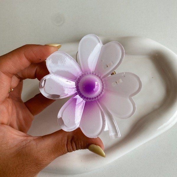 Producto - Broche flor hawaiana Florfy blanca con violeta