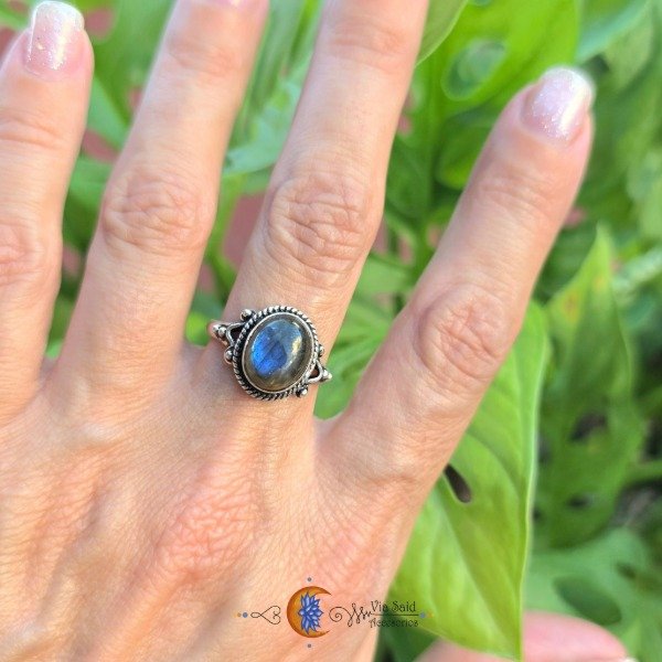 Producto - Anillo Hindú "Vanha" - Labradorita (Piedra 1 x 1.2 mm) / Talle: 19 mm