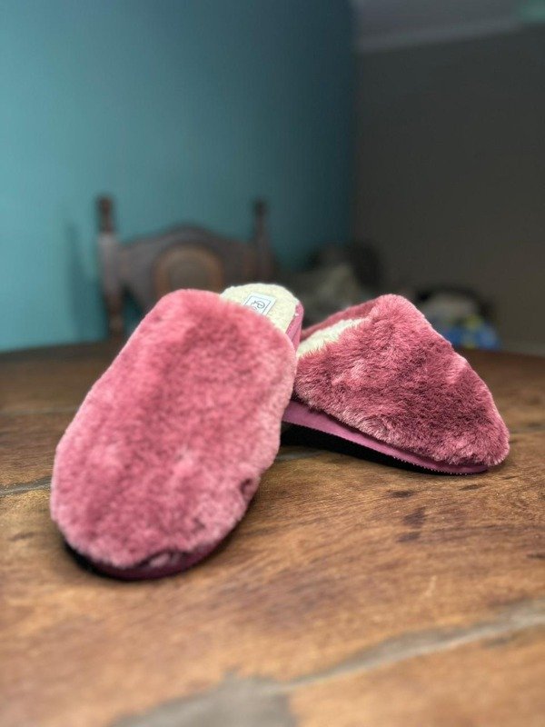 Producto - Pantufla con peluche y corderito Pavien