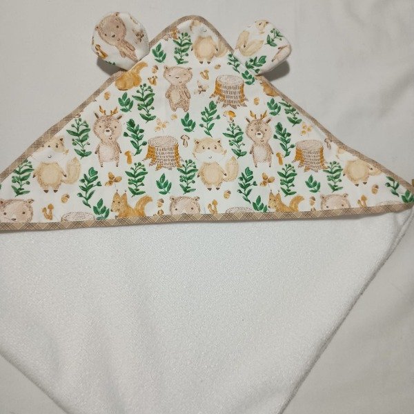 Producto - toallón con Capucha- Diseño Bosque