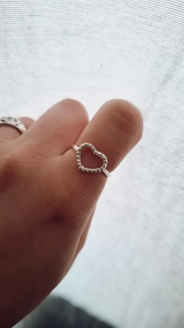 Producto - Anillo corazon calado con mini bolitas plata 925 talle 18