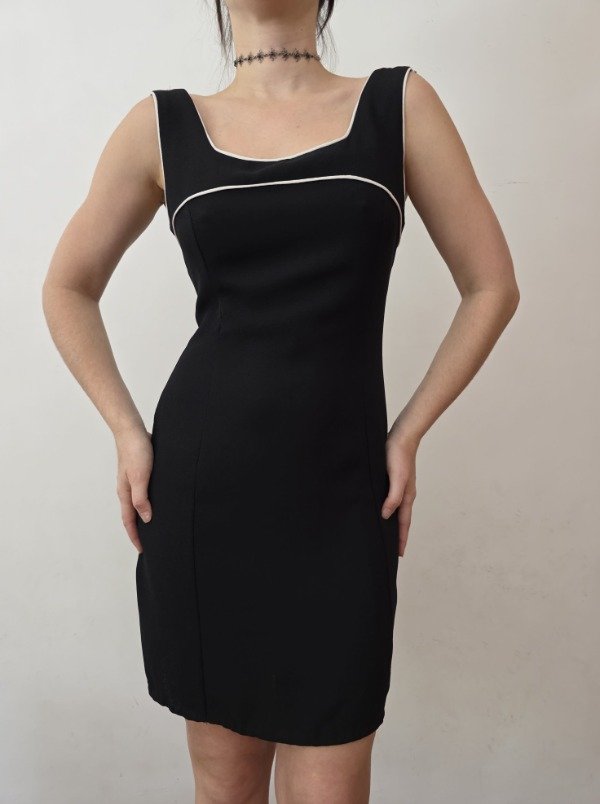 Vestido Jackie negro con líneas blancas — imagen 4