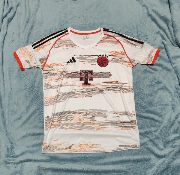 Producto - CAMISETA BAYERN MUNECH BLANCA