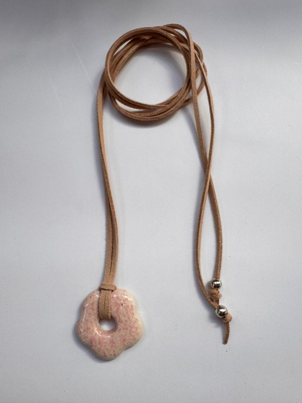 Producto - Flor Manchas + Cordón NEGRO de REGALO - 1