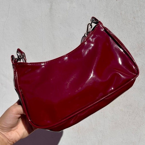Mini bolso clásica - charol cherry — imagen 2