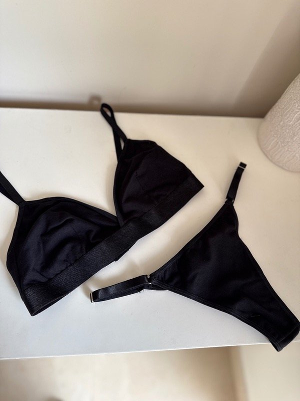 Producto - Conjunto infaltable algodón negro (Less regulable ) - 1