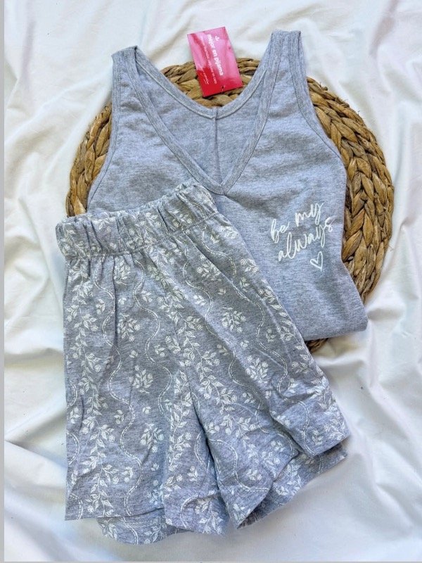 Producto - Pijama flor gris