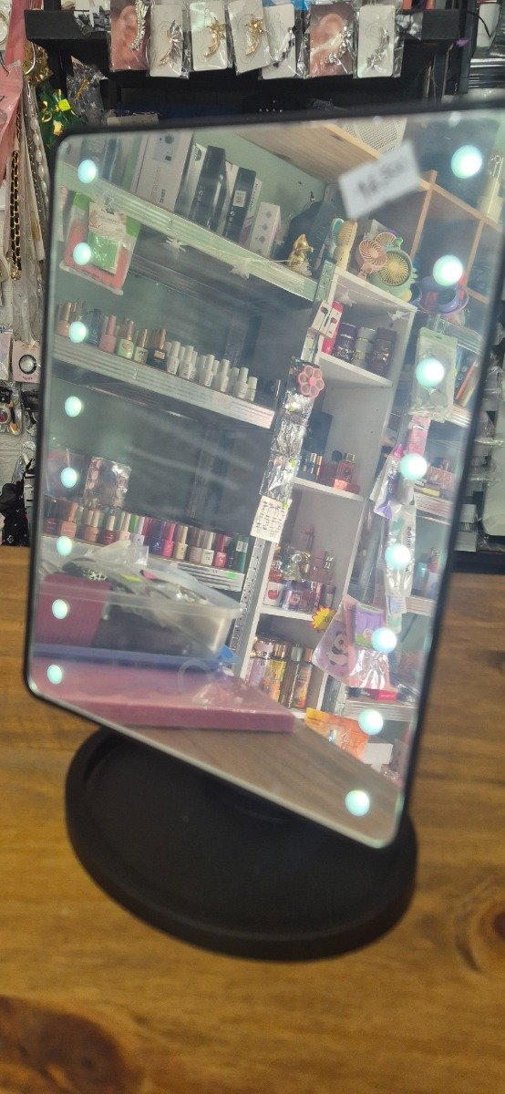 Producto - Espejo con pie y luz