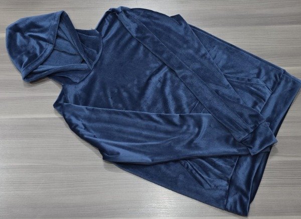 Producto - BUZO PLUSH PREMIUM AZUL PETRÓLEO CON CAPUCHA S/XL