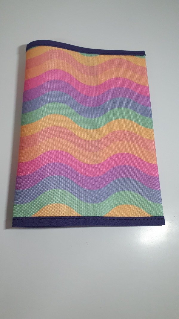 Producto - Cubre Cuadernos Ondas Multicolor