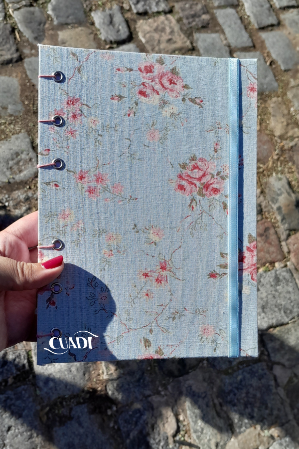 Producto - FLORES Y CELESTE COPTA- A5