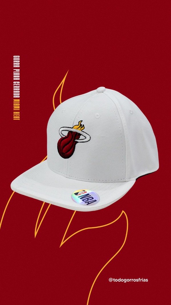 Producto - GORRA PLANA CERRADA MIAMI HEAT