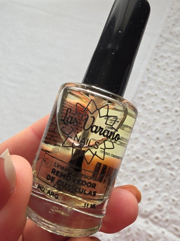 Producto - Removedor de cutículas de 11ml Las Varano