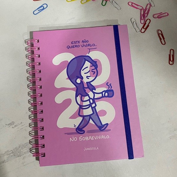 Producto - Agenda rosa 2026 Juanszela