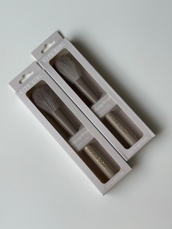 Producto - BROCHA PARA POLVO E ILUMINADOR CITY GIRL