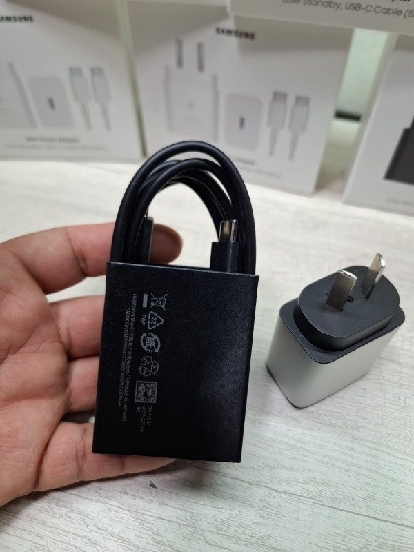 Producto - Cargador Samsung Super rapida Original 45w Con Cable 1.8mts blanco y negro - 7