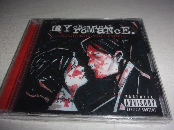 Producto - CD MY CHEMICAL ROMANCE THREE CHEERS FOR SWEET REVENGE NUEVO EUROPA 38E
