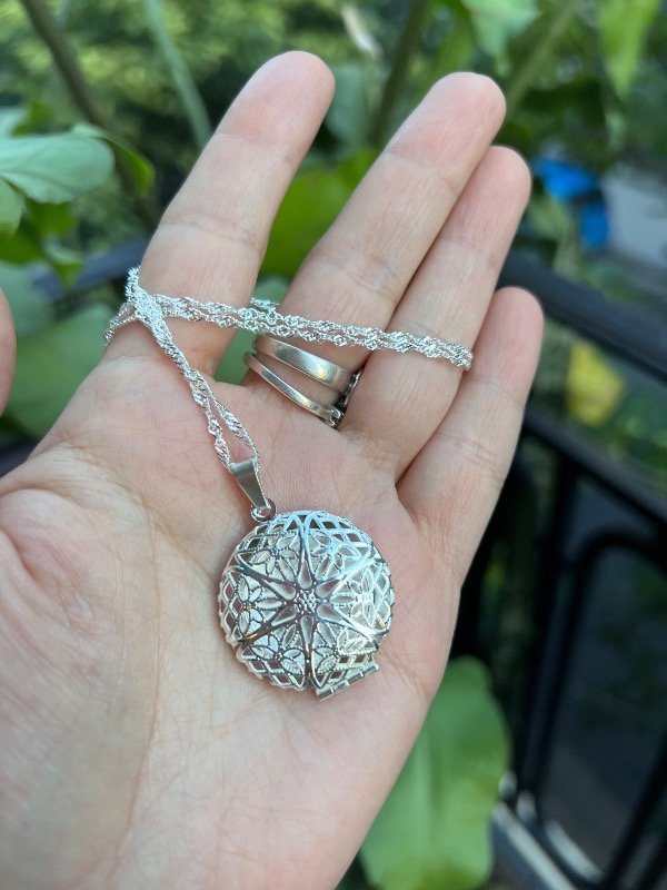 Producto - 2 Collar acero blanco relicario calado