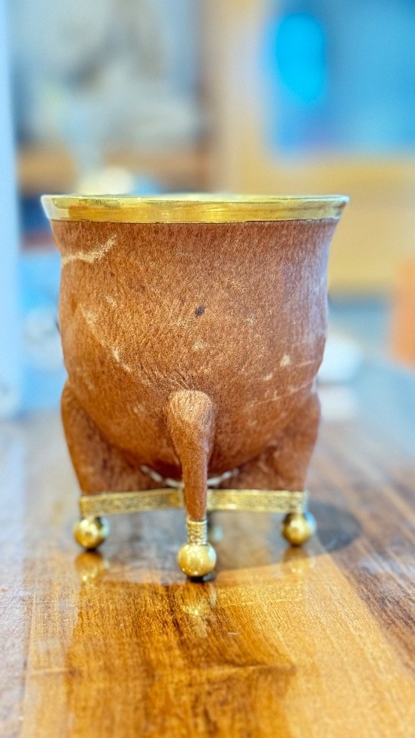 Producto - Mate camionero cuero crudo cocido a tiento virola volcada bronce base bolita - 1