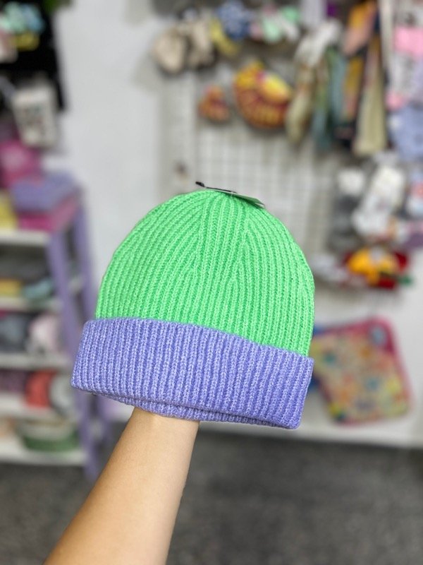 Producto - Gorro bicolor fuccia