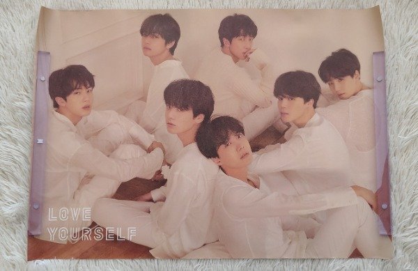Producto - LY TEAR POSTER (DETALLES)
