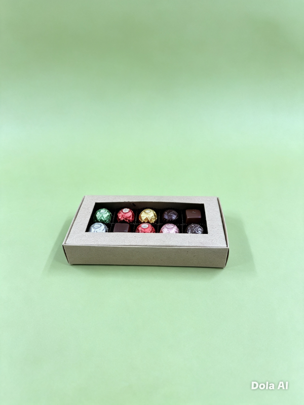 Producto - CAJA BOMBON KRAFT 1/4 C/VISOR T/BISAGRA -COD.1180  medida15X2.5X 8 - 0