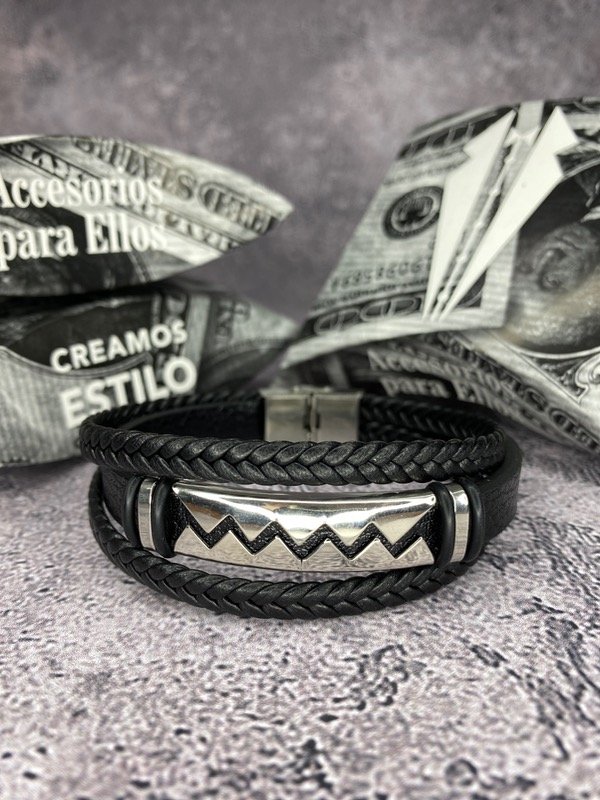Producto - Pulsera de cuero doble con placa