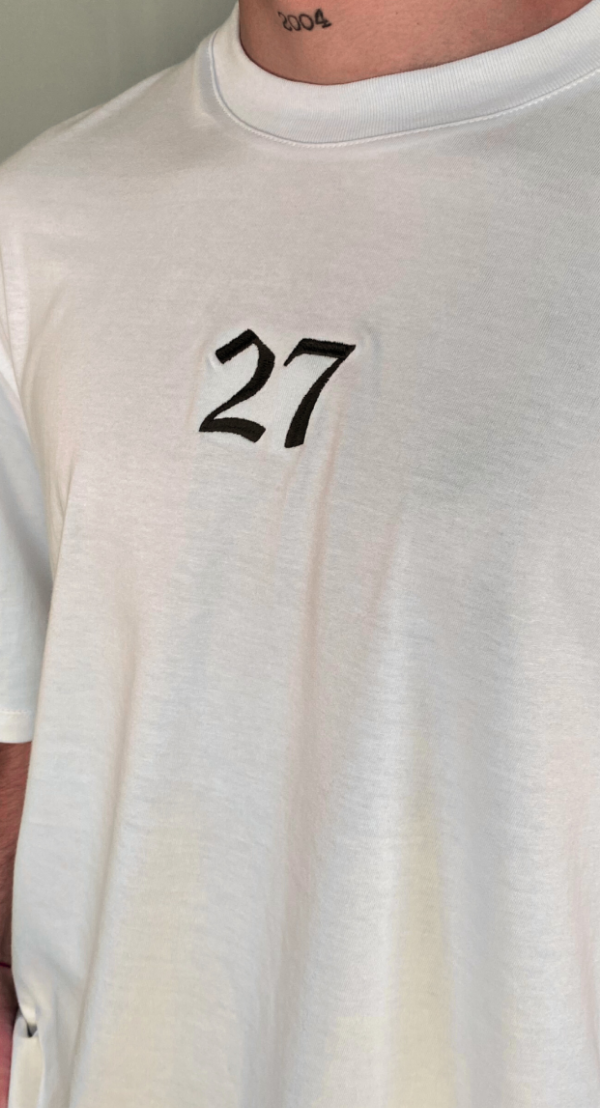 Remera oversize con bordados 27 — imagen 6