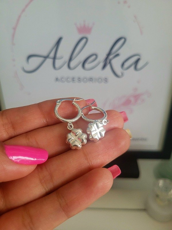 Producto - Argollas trébol de acero blanco
