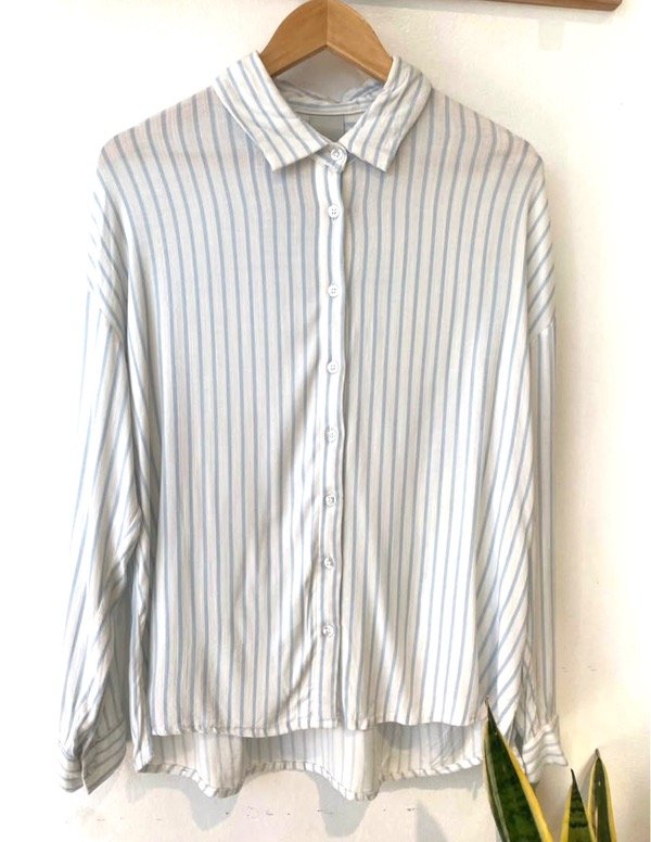 Producto - Camisa rayada celeste talle L