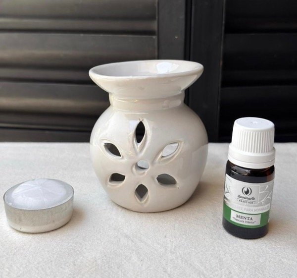 Producto - Hornito flor marca Iluminarte color blanco +12 velas + 1 esencia