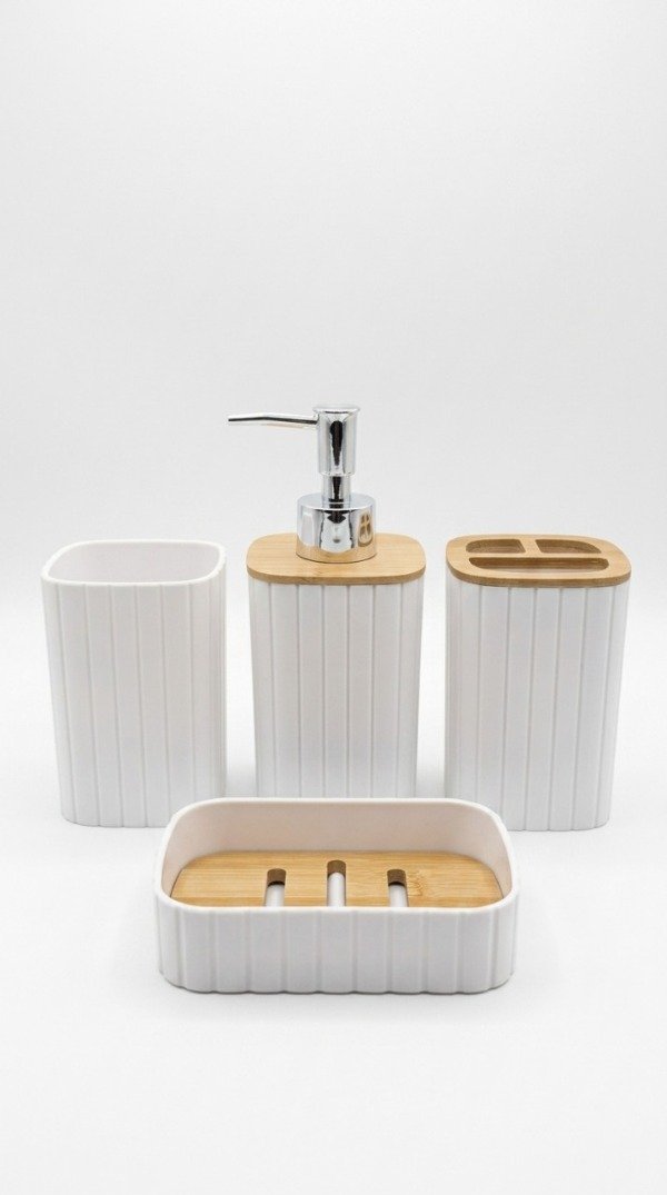Producto - SET DE BAÑO PLASTICO Y BAMBU X 4