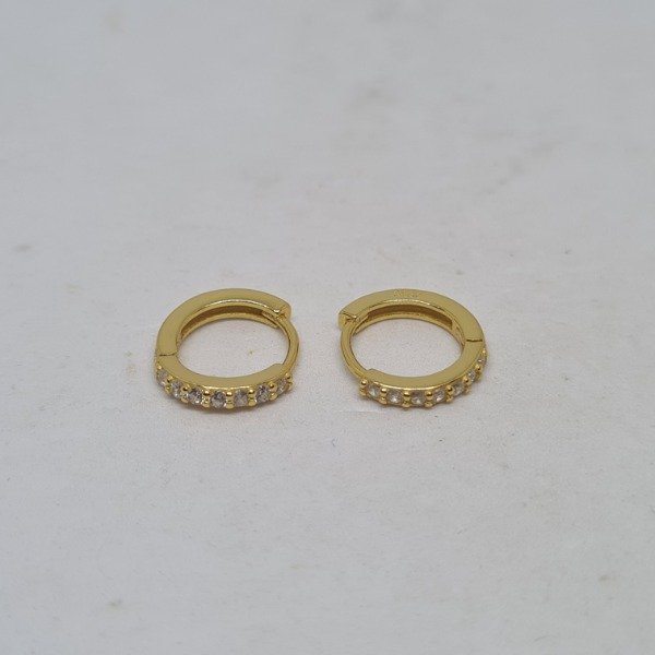 Producto - Argolla dorada con cubic 8mm