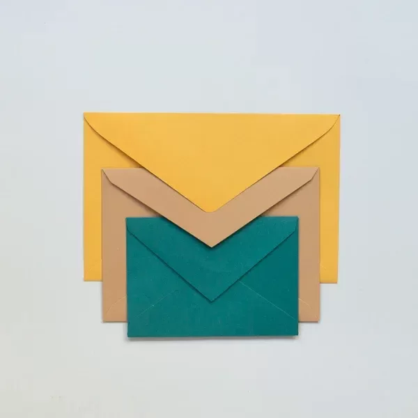 Producto - Pack de 10 sobres surtidos 12x19cm Colores Brillantes