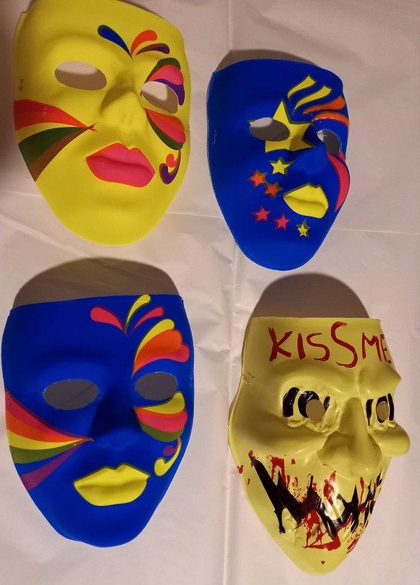 Mascaras mujer Flúo y la Purga Kiss me El rincón de Silvi G