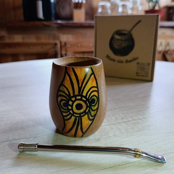 Producto - Mate de Algarrobo ojos abstracto