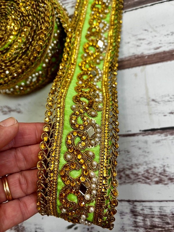 Producto - GALÓN verde con perlas