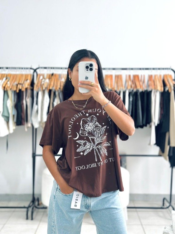 Producto - Remera Theology chocolate