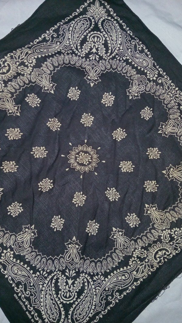 Producto - 70s Cotton mada in USA RN14193 Wamcraft black Paisley Bandana handkerchief. - 2