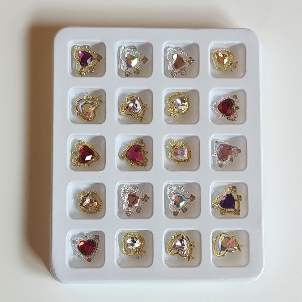 Producto - Dijes de corazón en cajita