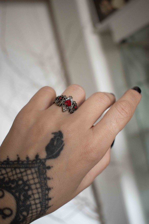 Producto - Anillos catedral con piedra de corazon rojo
