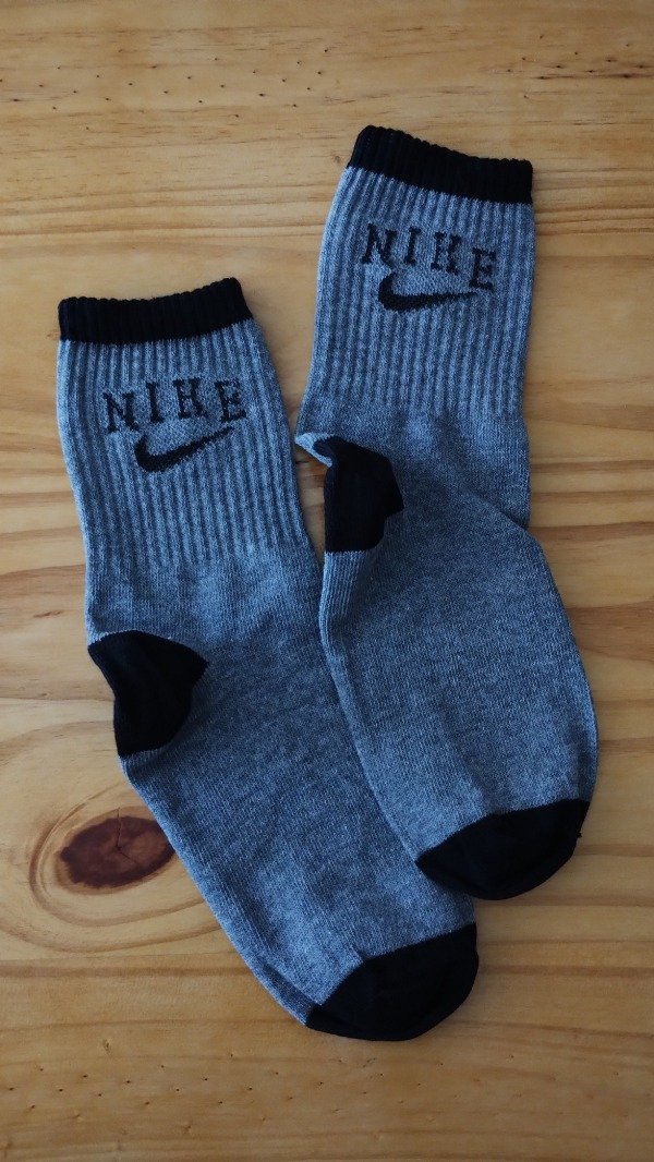 Producto - Nike combinada,gris y negra