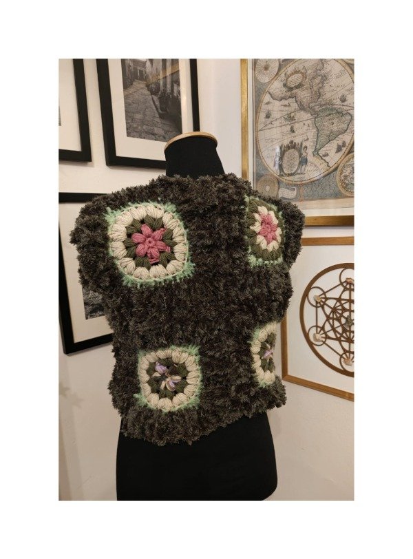 Producto - Chaleco Moscú - Granny Square Peludito - 2