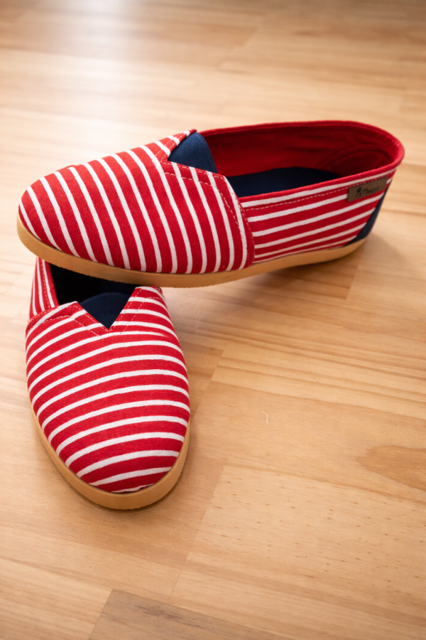 Producto - Alpargatas rojas rayadas