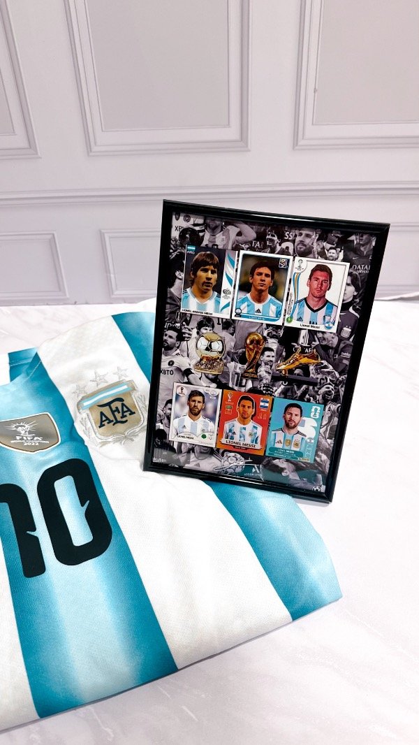 Producto - Cuadro de figuritas de los mundiales de Messi