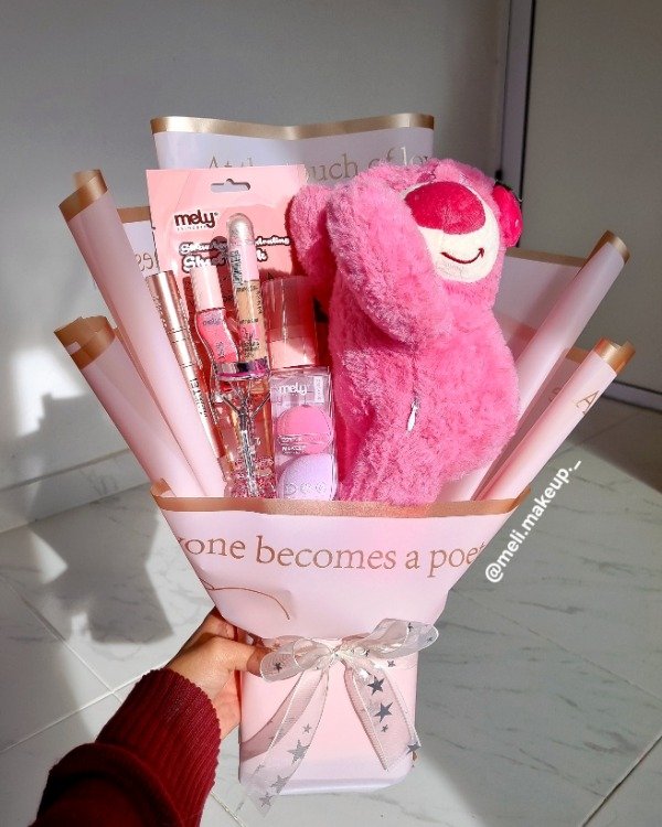 Producto - Ramo de Maquillaje Lotso - 1
