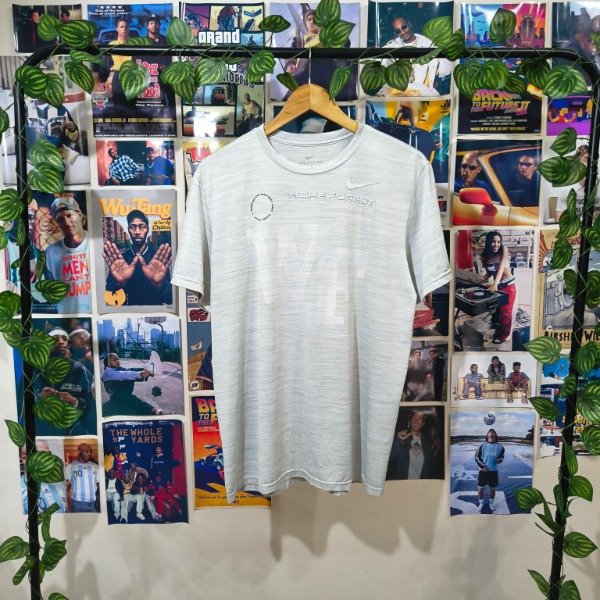 Producto - REMERA NIKE WAKE FOREST