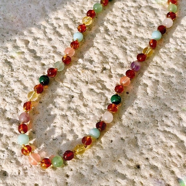 Producto - Collar mudra ámbar y piedras 38cm